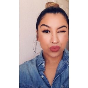 Meet your Posher, Esmeralda